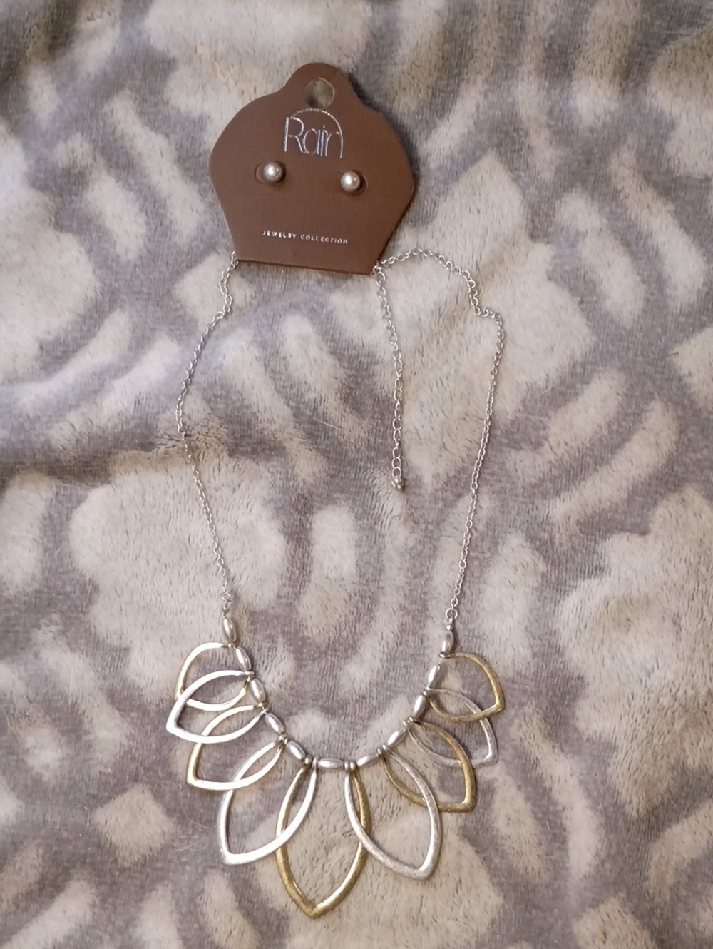 Two-Tone Petal Necklace and Stud Earrings Set - Silver & Gold Tone